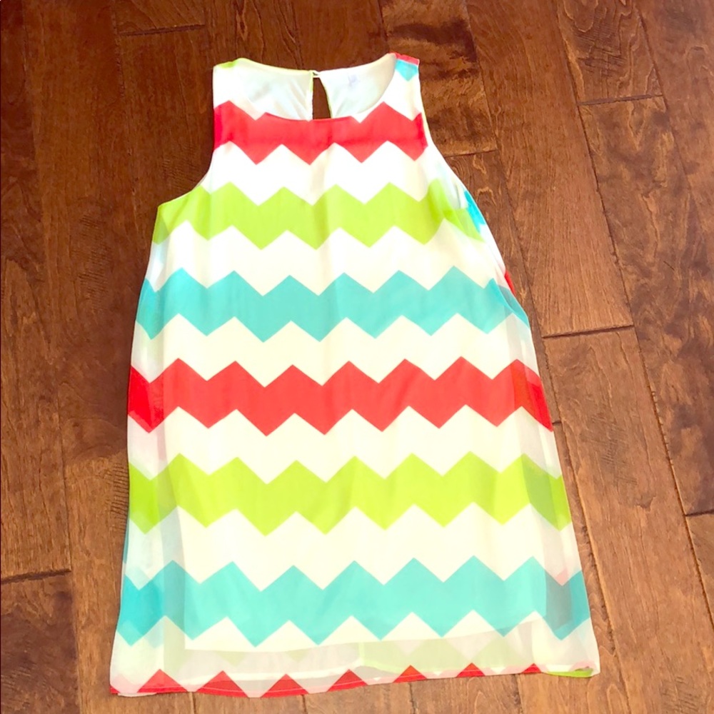 Women’s size Large Short Chevron dress